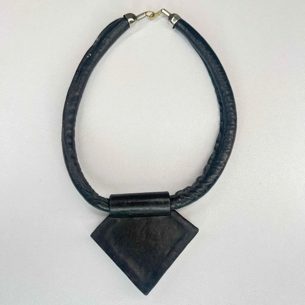 Vintage Statement Necklace Black Leather Brass Medallion Boho Hippie‎ Queen